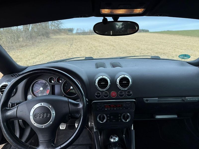 Audi TT (2002) - fotka 9 z 11