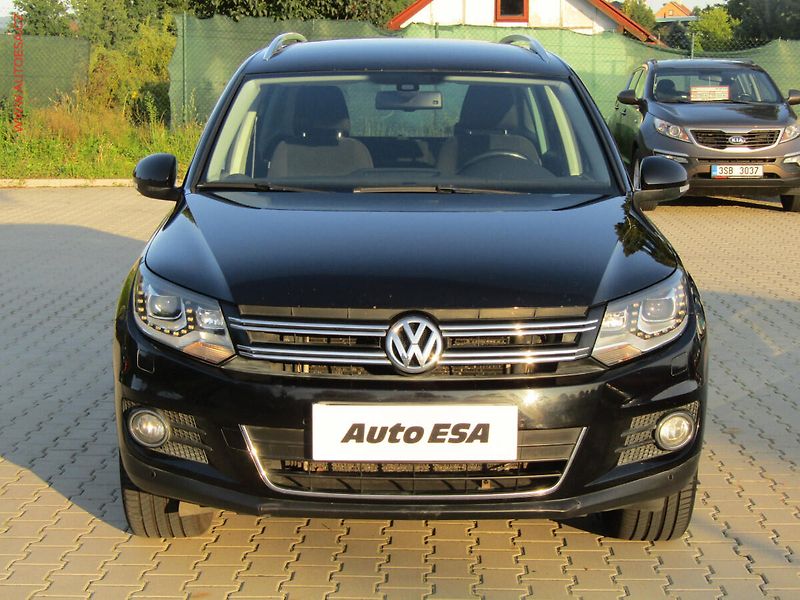 Volkswagen Tiguan (2011) 2.0TDi 4x4, ČR, Klima - fotka 2 z 17