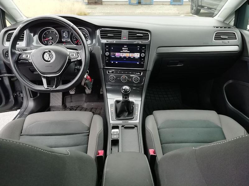 Volkswagen Golf 1,4 TSI Comfortline 92 kW - fotka 7 z 17