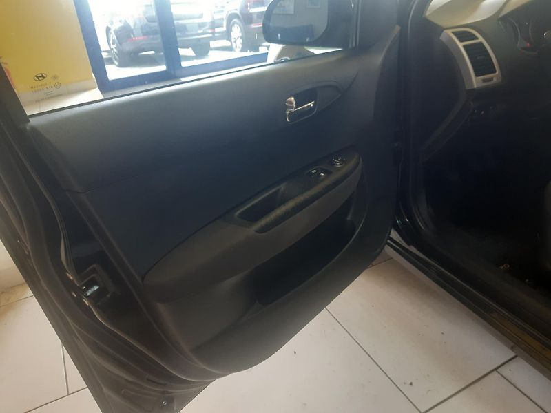 Hyundai i20 1.2 I KLIMA 57KW - fotka 15 z 19