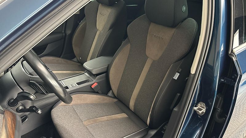 Škoda Octavia 2.0 TDI DSG 4x4 Scout Combi - fotka 15 z 28