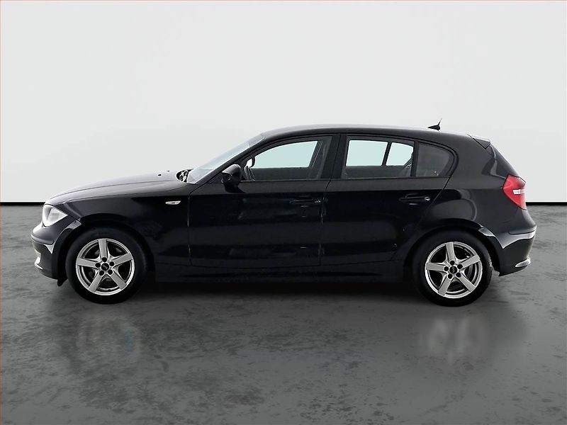 BMW Řada 1 (2009) 116i - fotka 3 z 17