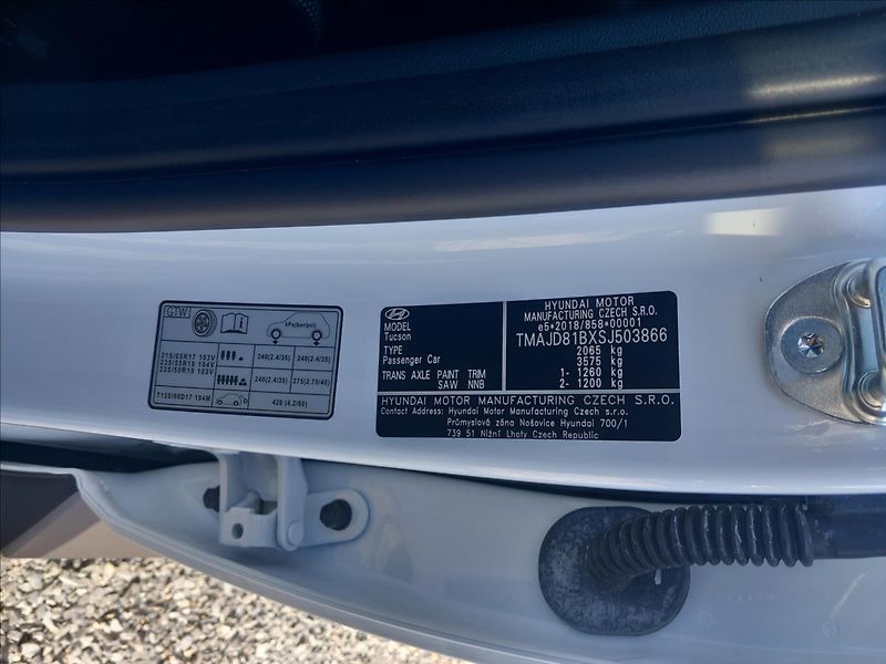 Hyundai Tucson 1,6 T-GDI MT PREMIUM - fotka 19 z 24