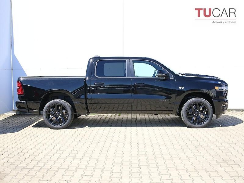 Dodge RAM (2026) 1500 Laramie 5.7 V8 HEMI 2026 - fotka 3 z 41