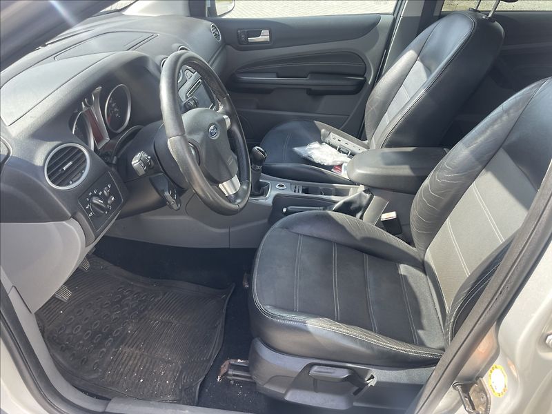 Ford Focus 1,8 i 16V 92kw LPG Titanium - fotka 7 z 29