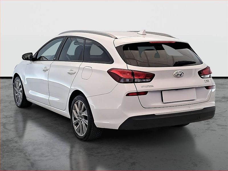 Hyundai i30 (2018) Go! 1.4 T-GDI, Navi, Tempomat - fotka 4 z 18