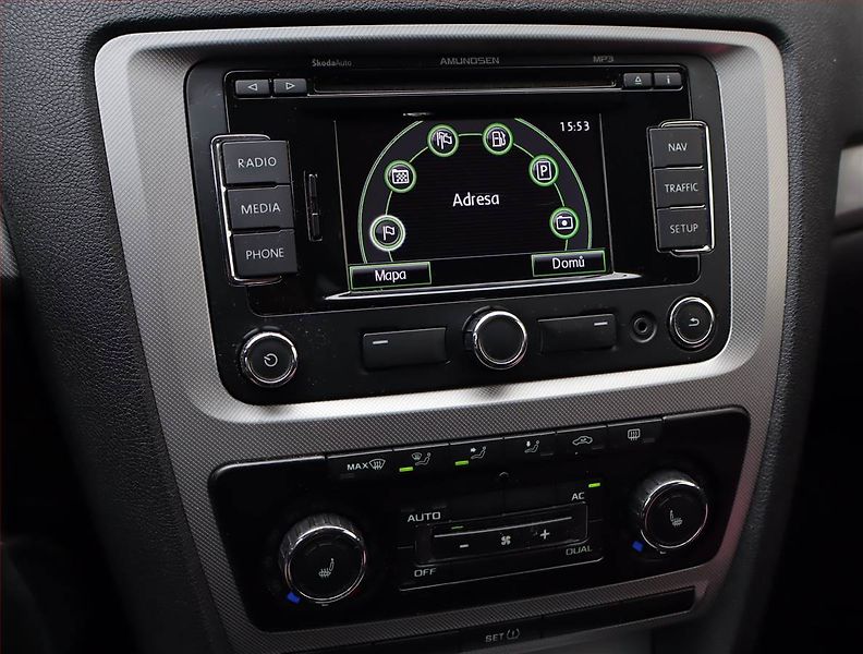Škoda Octavia (2009) 1.4 TSI, Navi, Tempomat - fotka 12 z 15