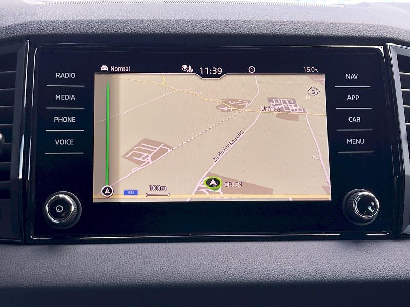 Škoda Karoq (2024) 1.5 TSI 110kW DSG SportLine - fotka 13 z 34
