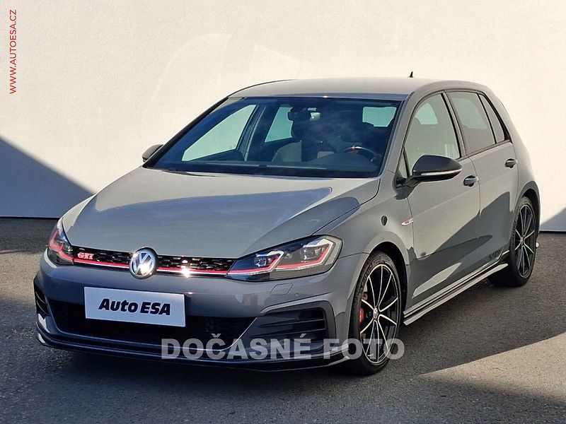 Volkswagen Golf (2019) 2.0 TSi, GTi, DSG, LED - fotka 3 z 20