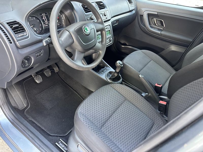 Škoda Roomster (2011) 1.2HTP, 51kW, Klima - fotka 9 z 15