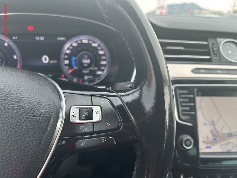 Volkswagen Passat (2015) 2.0TDi, DSG, navi, kůže - fotka 19 z 20