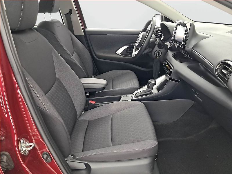 Toyota Yaris (2021) 1.5 VVT-i Hybrid, Automat - fotka 9 z 18