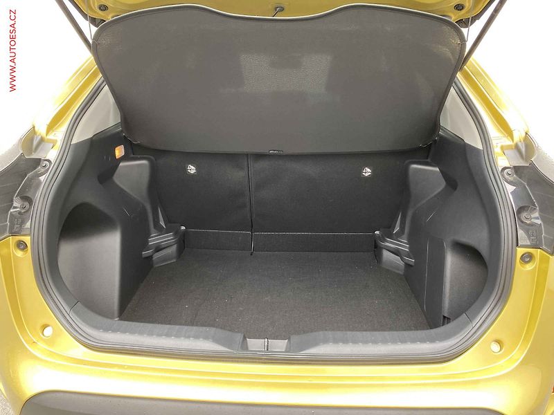Toyota Yaris Cross (2022) 1.5 VVT-i, 1.maj,ČR, Dynamic - fotka 7 z 20