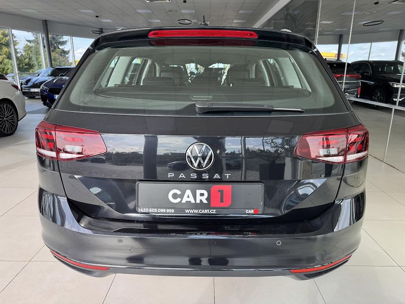 Volkswagen Passat 2,0TDI DSG*Navi*Distronic*DPH - fotka 6 z 34
