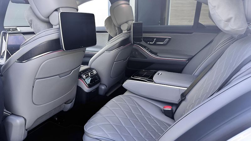 Mercedes-Benz Třídy S (2021) 400d Long, 4matic, AMG, záruka - fotka 13 z 18