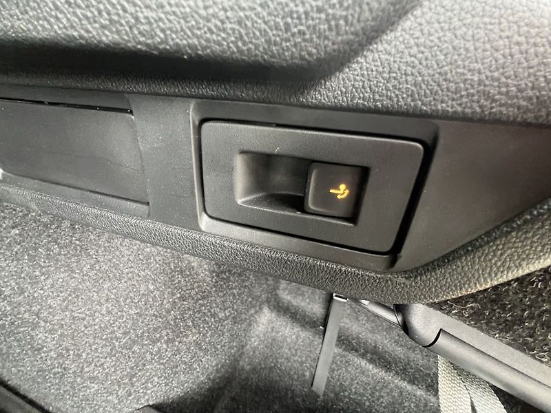 Škoda Octavia Selection 1.5 TSI 110 kW - fotka 33 z 35