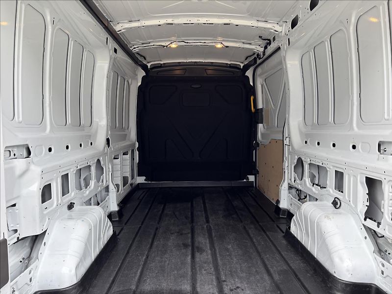 Ford Transit 2,0 EcoBlue 96kW L3 DPH - fotka 16 z 39
