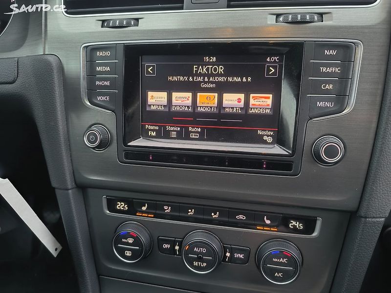 Volkswagen Golf 2.0TDI4X4,VÝBAVA,KRÁSNÝ,SERVIS - fotka 24 z 49