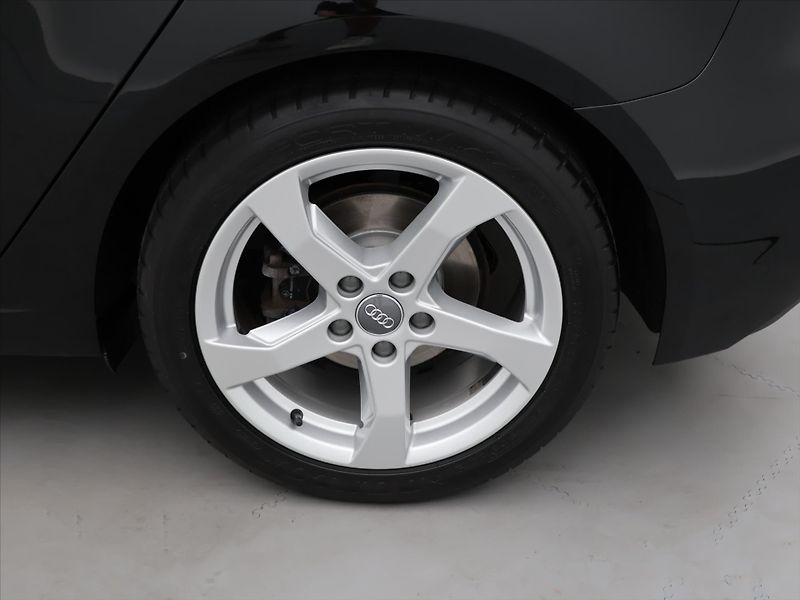 Audi A3 1,5 TSI 110kW S-tronic - fotka 28 z 35