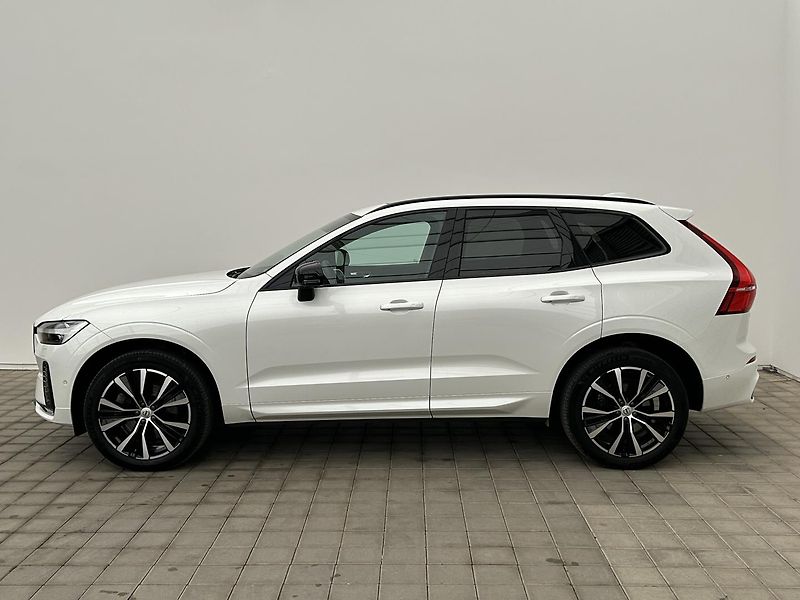 Volvo XC60 2.0  B4 4x4 ULTIMATE - fotka 2 z 34