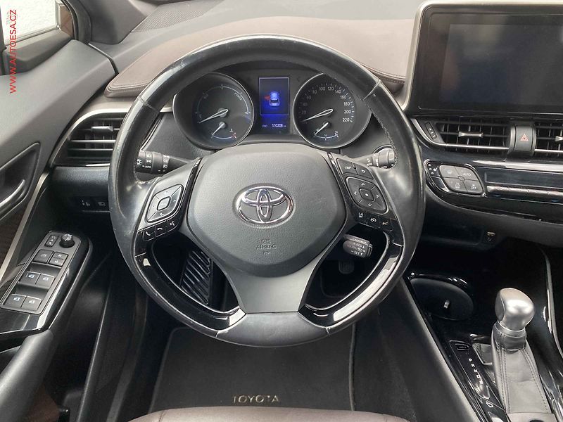 Toyota C-HR (2017) 1.8i, ČR, Active, AT - fotka 11 z 18