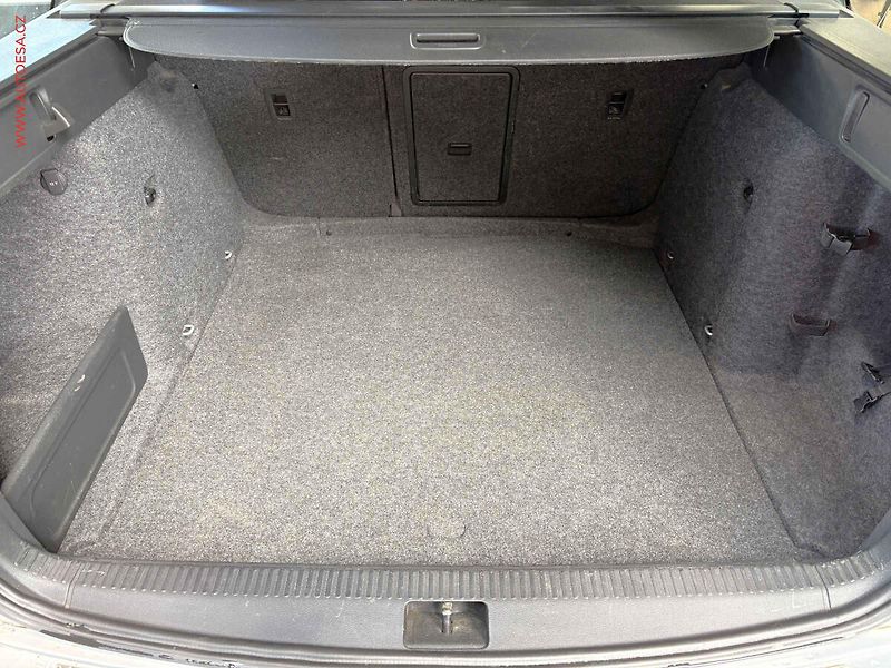 Škoda Octavia (2014) 1.4 TSi, AC, temp. - fotka 7 z 15