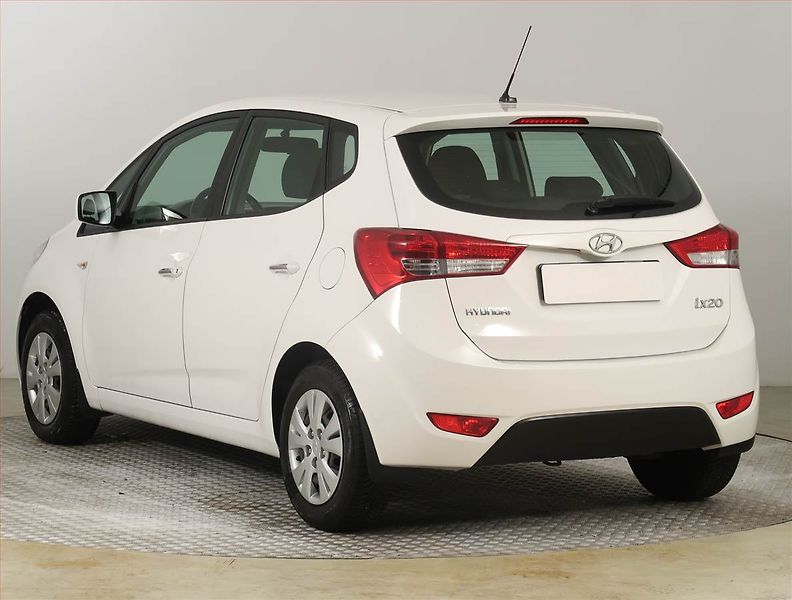 Hyundai ix20 (2013) 1.4 CVVT, Serv.kniha - fotka 4 z 15