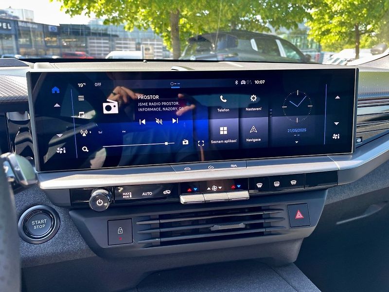 Opel Grandland MHEV 1.2T 145k GS AT6 - fotka 21 z 25