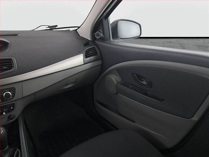 Renault Mégane (2012) Confort 1.6 16V, Tempomat - fotka 8 z 17