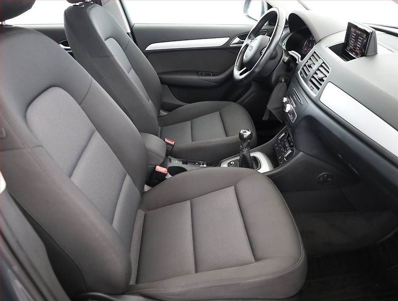 Audi Q3 (2016) 2.0 TDI, Serv.kniha, Navi - fotka 7 z 20