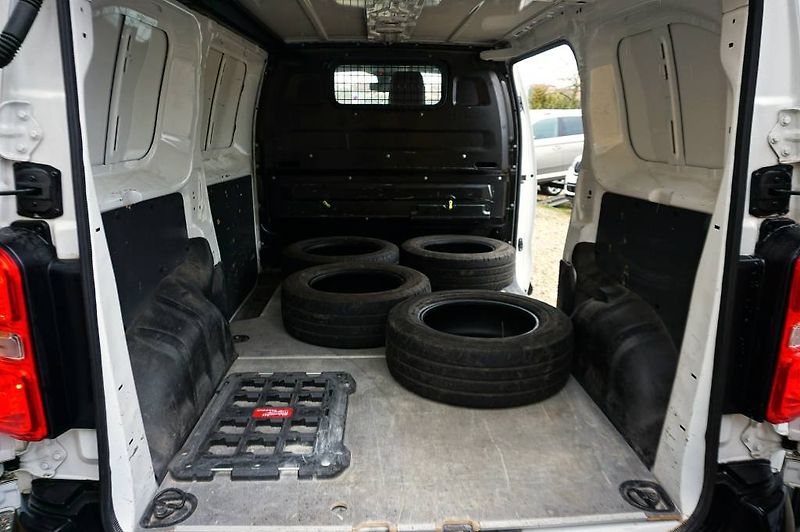 Toyota ProAce (2021) 2,0 D-4D 90 kW - fotka 10 z 28