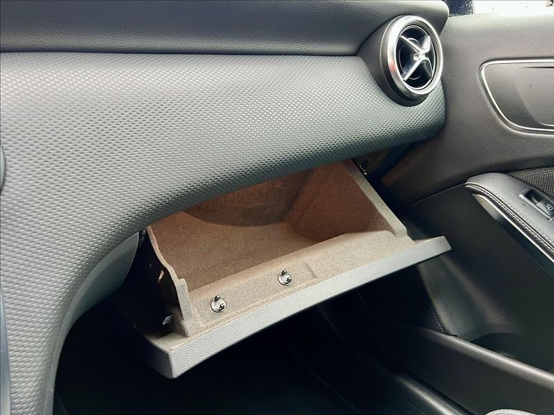 Mercedes-Benz Třídy A 180 d Sport automat - fotka 39 z 45