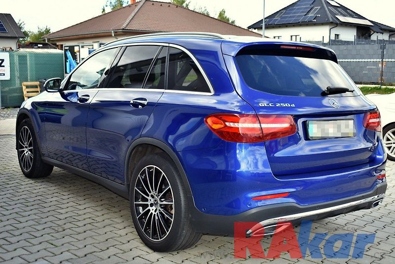 Mercedes-Benz GLC 250d 4Matic, 360°/PANO/AMG - fotka 3 z 34