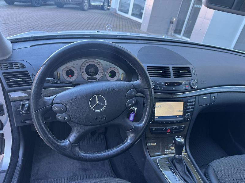 Mercedes-Benz Třídy E (2007) 320CDI 4 MATIC, ČR, 1.maj - fotka 13 z 16