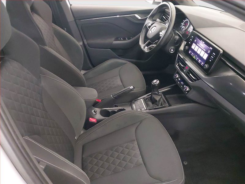 Škoda Kamiq (2021) 1.0 TSI, Tempomat - fotka 9 z 17