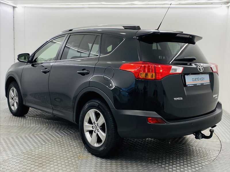 Toyota RAV4 2,0 VVT-i 4X4 - fotka 23 z 25