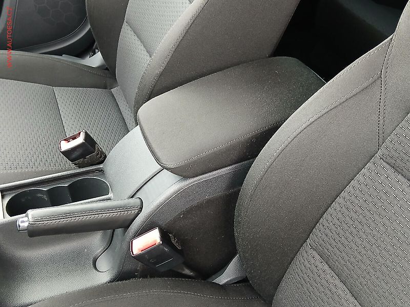 Škoda Superb (2011) 2.0TDi, DSG, výhřev sed. - fotka 19 z 21