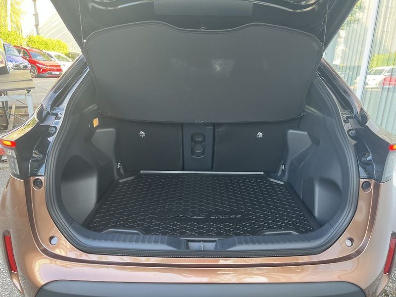 Toyota Yaris Cross 1.5L HEV130 Executive Tech VIP - fotka 7 z 27