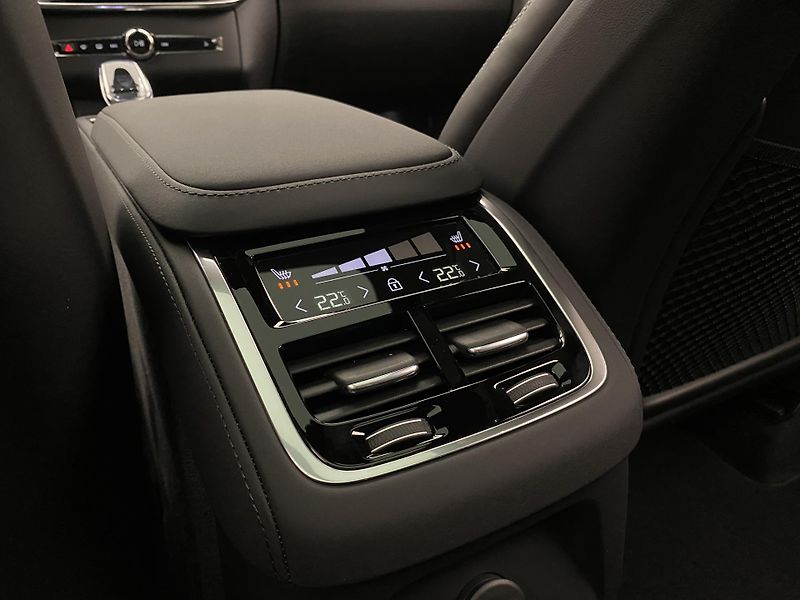 Volvo XC90 (2025) T8 AWD RECHARGE BLACK EDITION  - fotka 79 z 80
