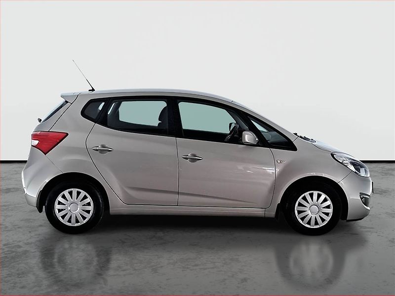 Hyundai ix20 (2016) 1.4 CVVT, ČR,1.maj - fotka 6 z 16