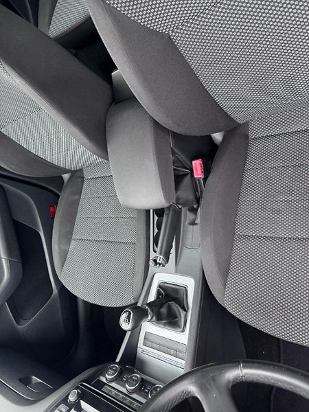 Škoda Octavia (2014) 1,6 TDI 77 KW STK - fotka 36 z 49
