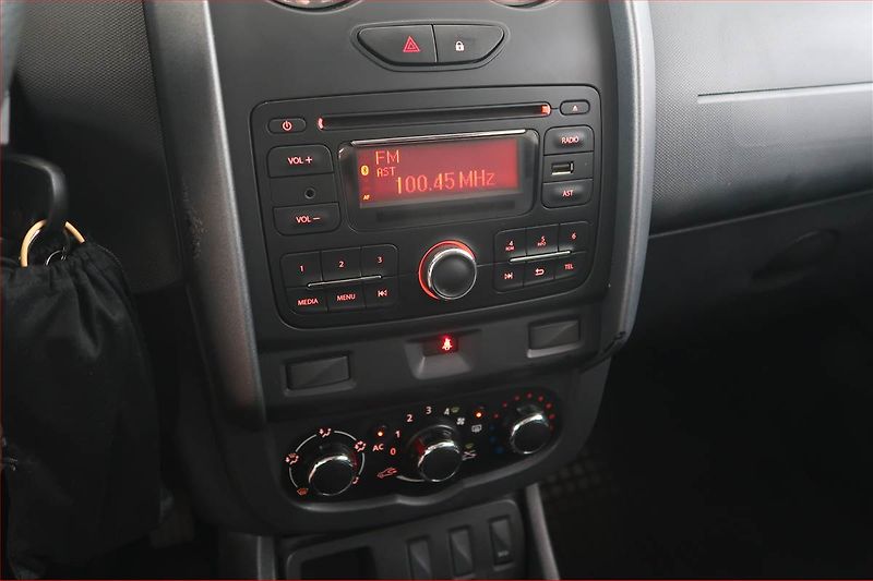 Dacia Duster (2014) 1.6 16V - fotka 12 z 14