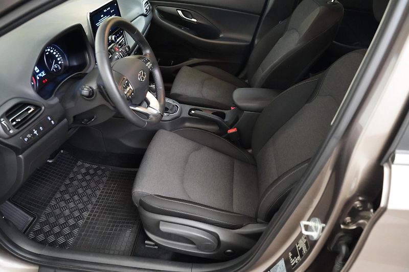 Hyundai i30 - fotka 11 z 28