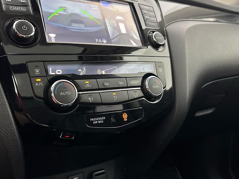Nissan X-Trail Tekna - fotka 19 z 31