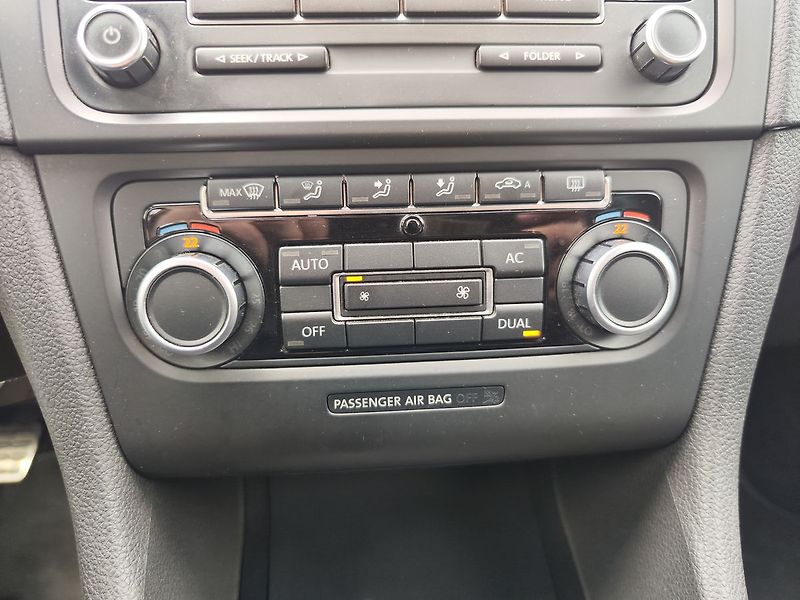 Volkswagen Golf 2.0 TSi/155kW GTI ČR 1.Maj. - fotka 16 z 27