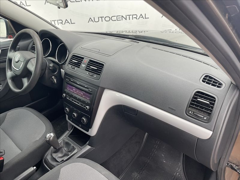 Škoda Yeti 1,2 TSi,77kW,serv.kn.,Po servi - fotka 15 z 20