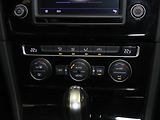Volkswagen Golf 2,0 TDi 110kW DSG Highline ČR - náhled 12