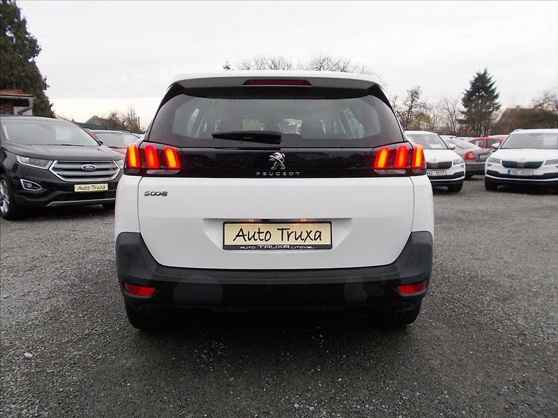 Peugeot 5008 ACTIVE 1.6 BlueHDi 120 7-míst - fotka 39 z 46