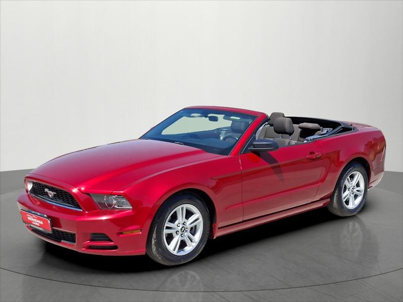Ford Mustang 3,7 V6 227 Kw cabrio - fotka 2 z 21