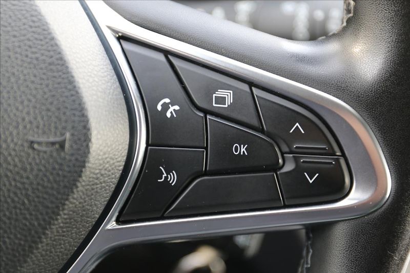 Renault Captur (2020) 1,6 Intens E-TECH Plug-in - fotka 25 z 71